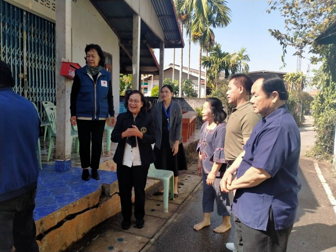 วันพฤหัสบดีที่ 8 มกราคม 2569 เวลา 10.30น.  นางรัตนาภรณ์ คงพรามห์ นายกเทศมนตรีตำบลเรณูนคร พร้อมคณะผู้บริหารและเจ้าหน้าที่เทศบาลตำบลเรณูนคร ลงพื้นที่ตรวจสอบที่เกิดเหตุเพลิงไหม้ บ้านเลขที่ 113 หมู่ที่ 2 ตำบลเรณู อำเภอเรณูนคร จังหวัดนครพนม มีนายสถานทอง คณานันท์เป็นเจ้าบ้านมีผู้อาศัยรวม 6 คน ไม่มีผู้ได้รับบาดเจ็บหรือเสียชีวิต ทั้งนี้ได้มอบสิ่งของถุงยังชีพและให้กำลังใจผู้ประสบภัยเป็นการเบื้องต้น